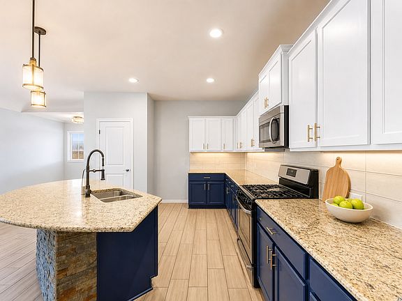 3rd image of 8838 Palmetto Falls