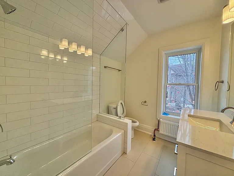 24 Ashley St — Photo 52