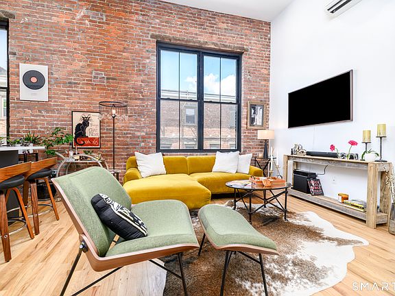 5th image of 10 Commerce St APT 3
