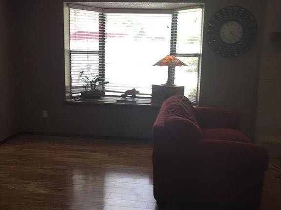 5th image of 1707 SE Sunrise St