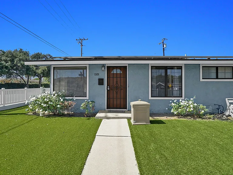 1101 E Lemon Ave — Photo 2