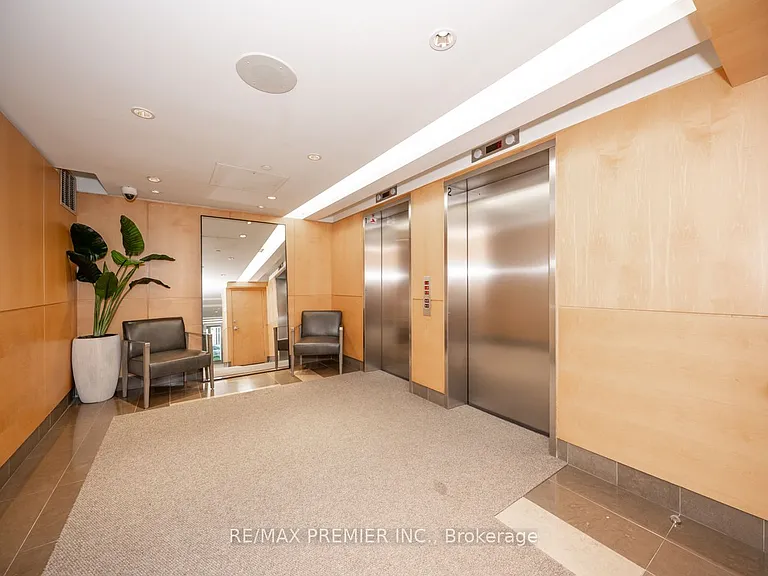 220 Victoria St #705 — Photo 26