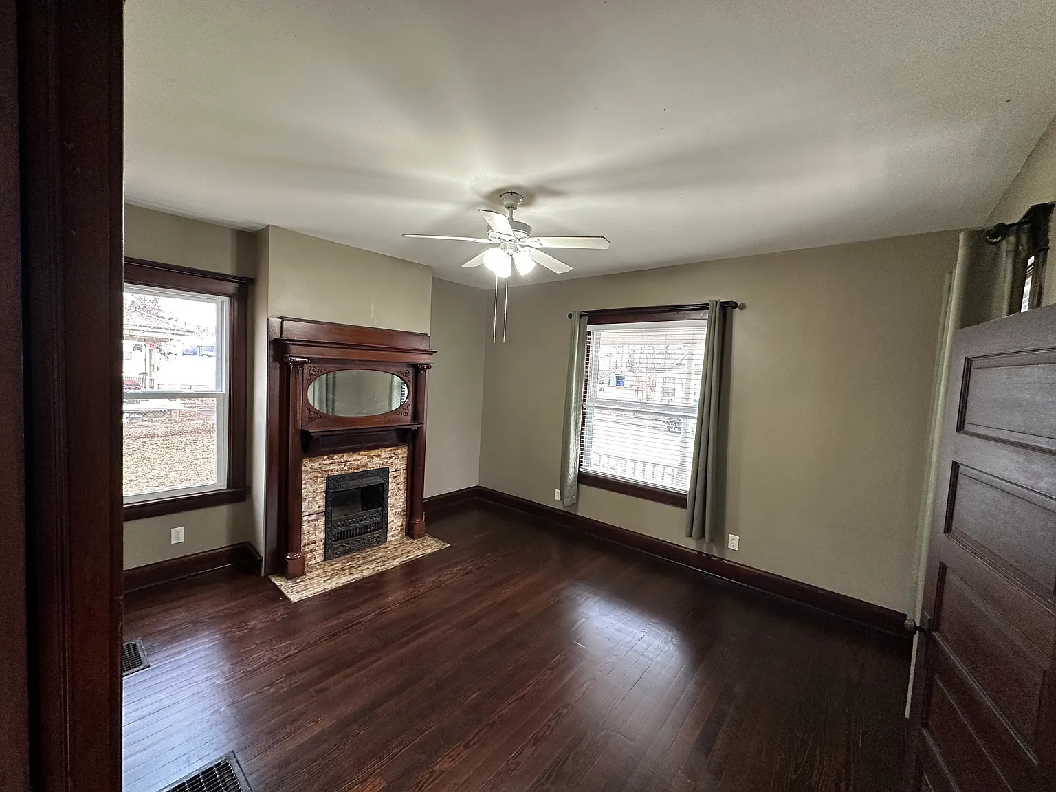 3224 Holmes St — Photo 3