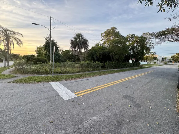 1595 NE 182nd St, North Miami Beach, FL 33162