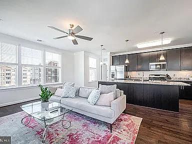 1st image of 13740 Endeavour Dr APT 201
