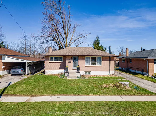 55 Davidson St, Barrie, ON L4M 3S1