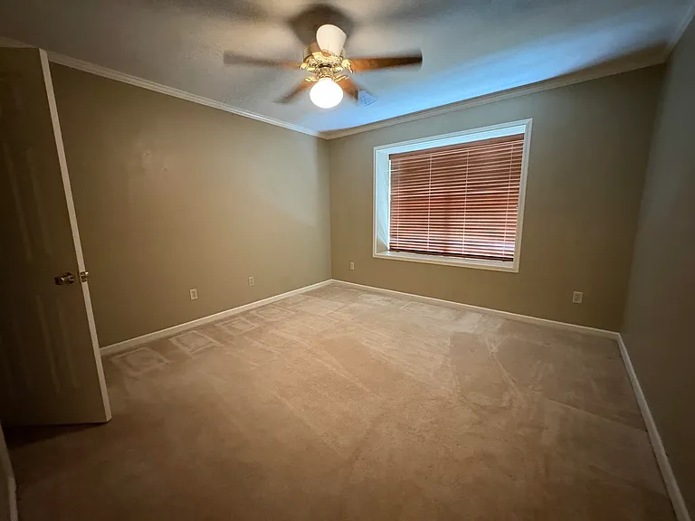 460 Merlin Ct — Photo 12