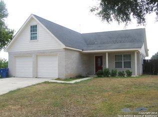 1131 Iris Crescent Dr, Floresville, TX 78114