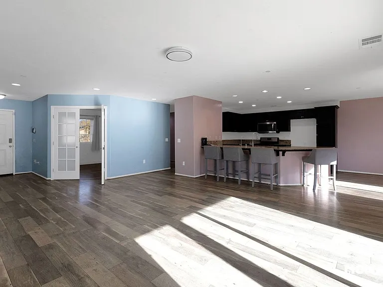 530 Hall St — Photo 7