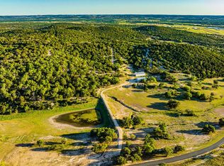 955 Twin Peaks Rd, Kerrville, TX 78028