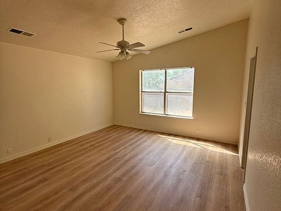 5th image of 1105 Tony Sanchez Dr SE