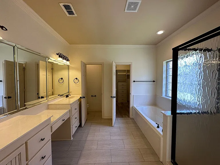 626 Huntwick Ln — Photo 18