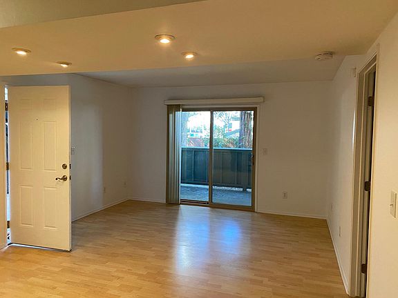 4th image of 2147 Lakeview Cir #2147