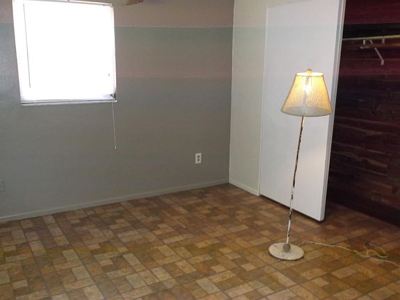 master bed with full bath