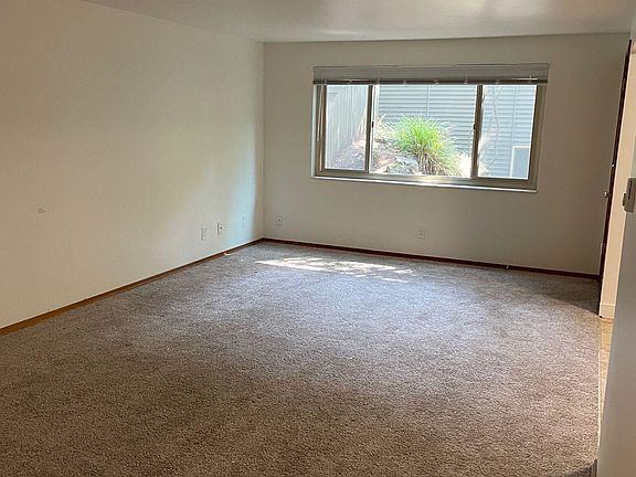 5th image of 4740 40th Ave NE