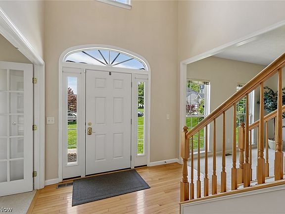 3rd image of 16264 Selby Cir