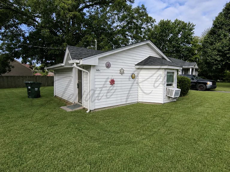 142.5 N Russell St — Photo 1