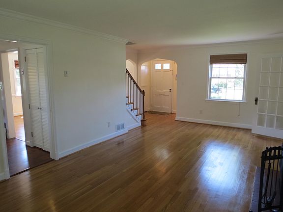 5th image of 9603 Evergreen St