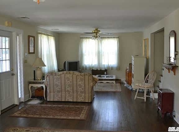 3rd image of 216 E Lakewood St
