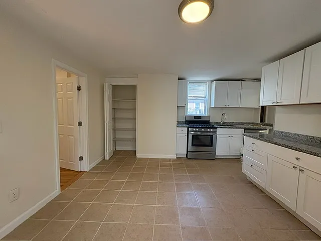 2 bed, 925 sqft, $3,000 — Photo 4