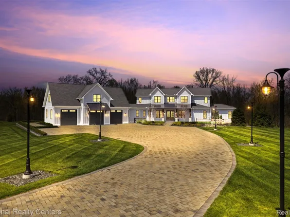 2947 Seven Mile Rd, South Lyon, MI 48178