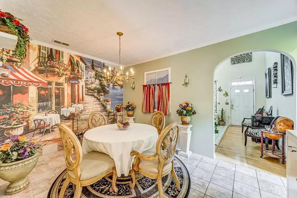 1 bed, 2088 sqft, $1,200 — Photo 2