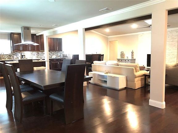 3rd image of 2817 Mollimar Dr