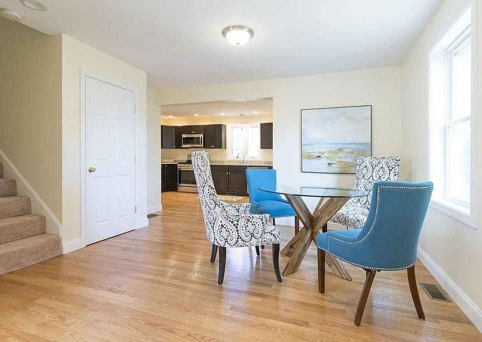 1st image of 22 Glen Ct #22