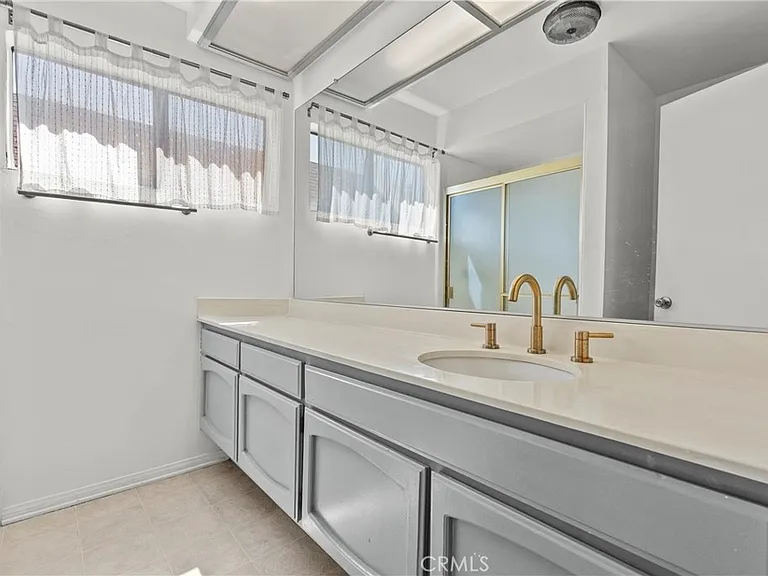 12540 Burbank Blvd #203 — Photo 7