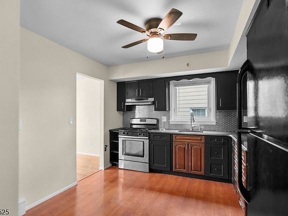4th image of 1017 Burnet Ave