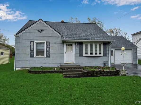 160 Bielak Rd, Orchard Park, NY 14127