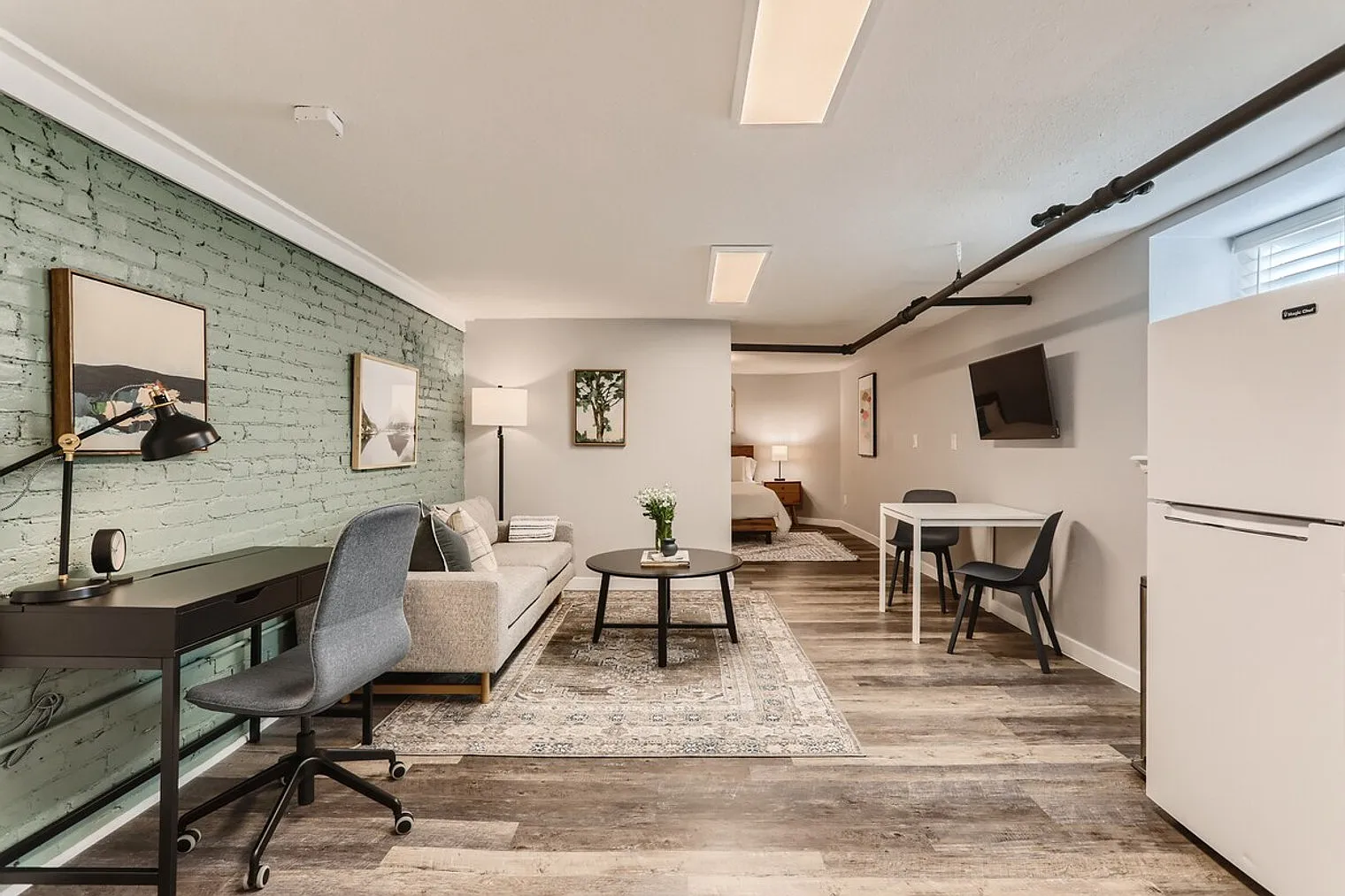 1 bed, 1.0 bath, 409 sqft, $2,506 — Photo 1