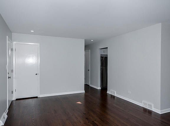 2nd image of 1277 E Walnut Ave