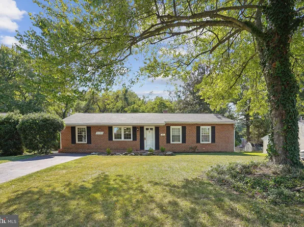 8108 Ashboro Dr, Alexandria, VA 22309