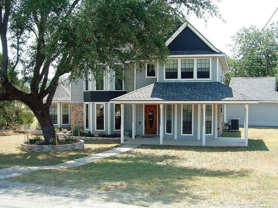 1st image of 21413 Lakefront Dr