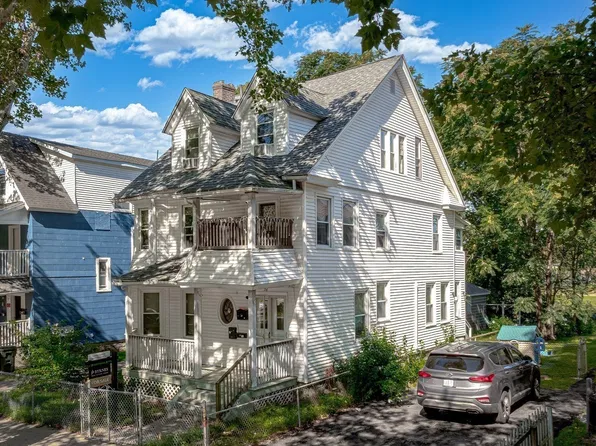 76 Acushnet Ave, Springfield, MA 01105