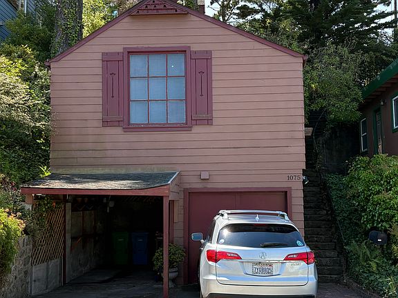 2nd image of 1075 Pacheco St