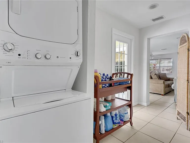 2772 Riverview Dr — Photo 14