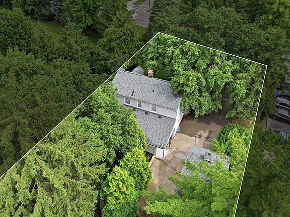 2nd image of 4223 Creek Rd