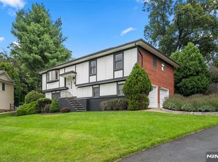 141 Hiawatha Boulevard, Oakland, NJ 07436
