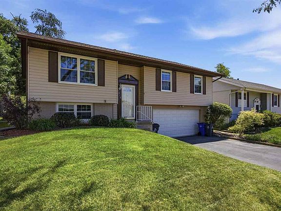 2nd image of 619 Olive Dr NW