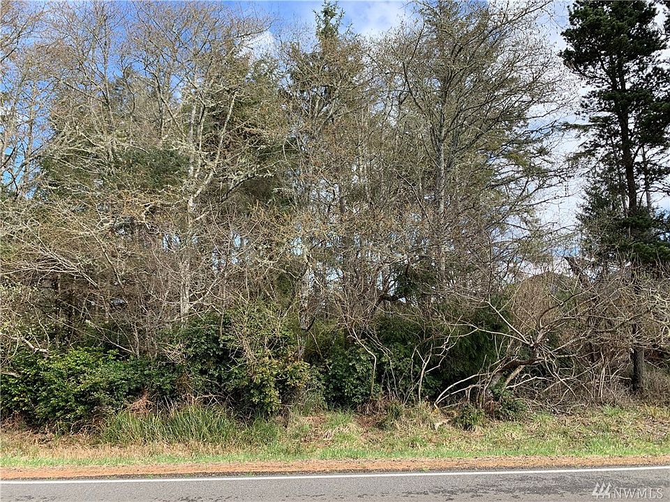 2nd image of 576 Duck Lake Dr SE