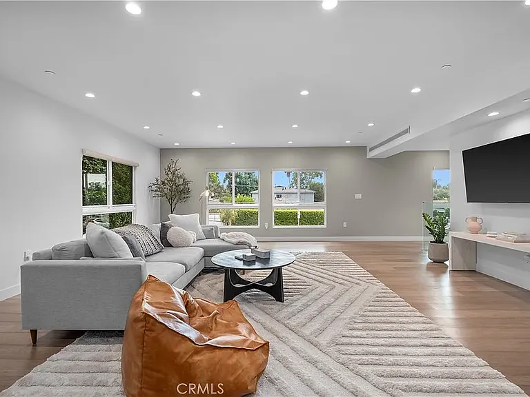 14157 Tiara St #101 — Photo 4