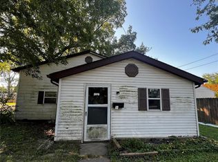 110 S 32nd St, Belleville, IL 62226