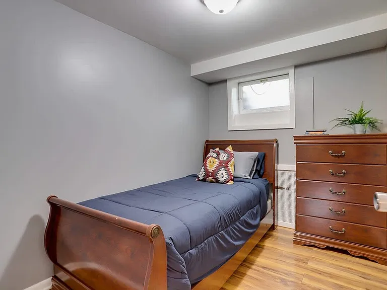113 C St SE #1 — Photo 8