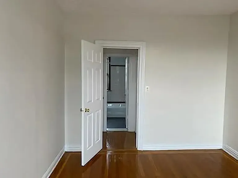 1845 Hobart Ave #2D — Photo 5