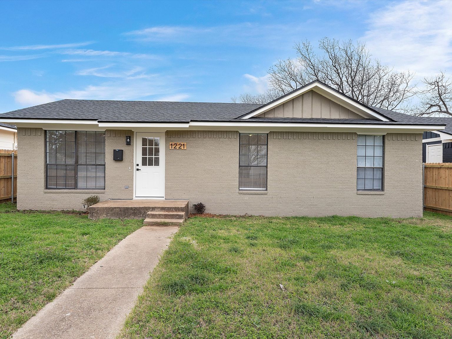 1221 N 6th St, Waco, TX 76707 | Zillow