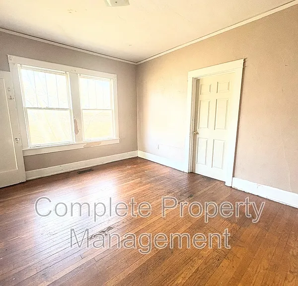 1313 4th Ter W — Photo 6
