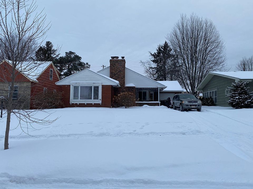 1st image of 1030 Hyacinth Ave E