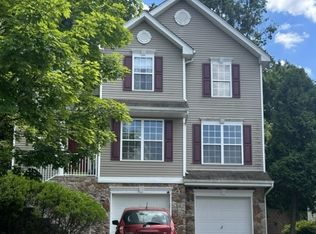 310 Winding Hill Dr, Hackettstown, NJ 07840